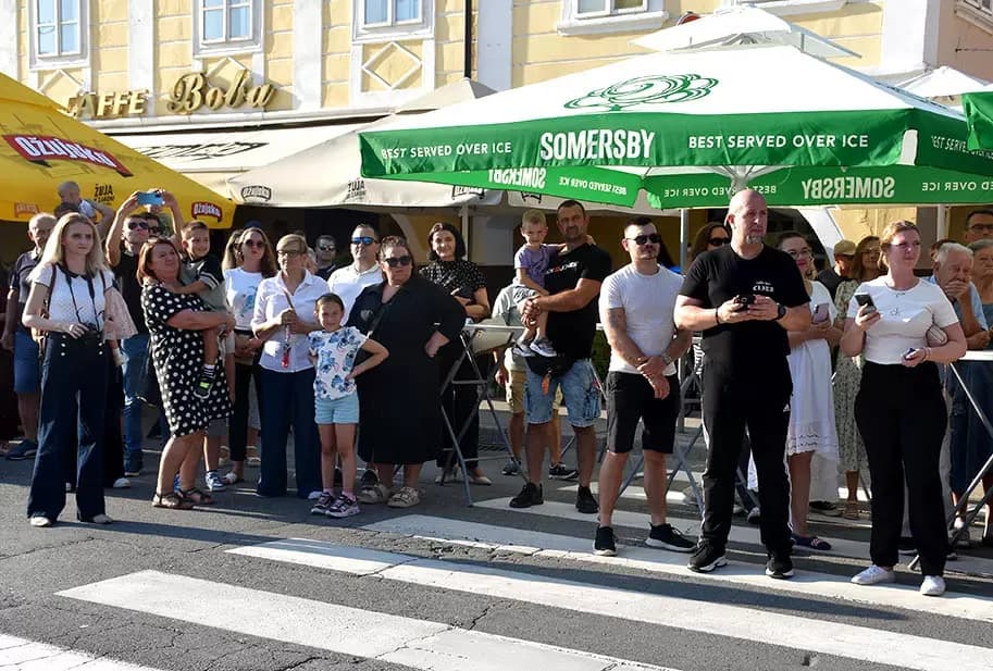 (FOTOGALERIJA) SVEČANA FESTIVALSKA POVORKA ULICAMA GRADA: Pokazana ljepta baštine koja krasi Požešku kotlinu