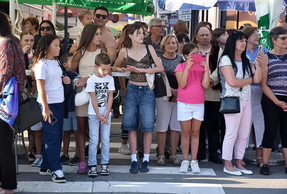 (FOTOGALERIJA) SVEČANA FESTIVALSKA POVORKA ULICAMA GRADA: Pokazana ljepta baštine koja krasi Požešku kotlinu
