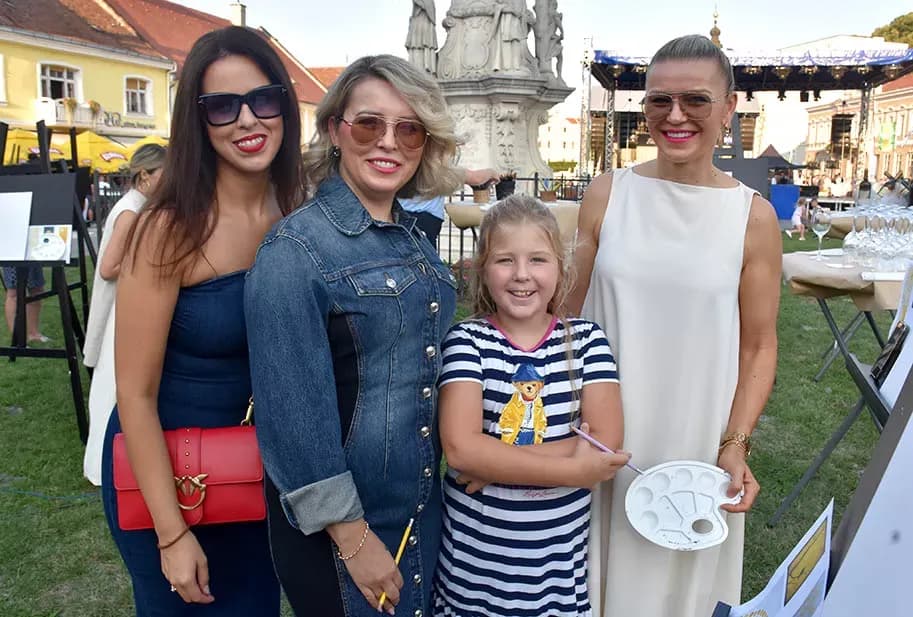 (FOTOGALERIJA) SVEČANA FESTIVALSKA POVORKA ULICAMA GRADA: Pokazana ljepta baštine koja krasi Požešku kotlinu