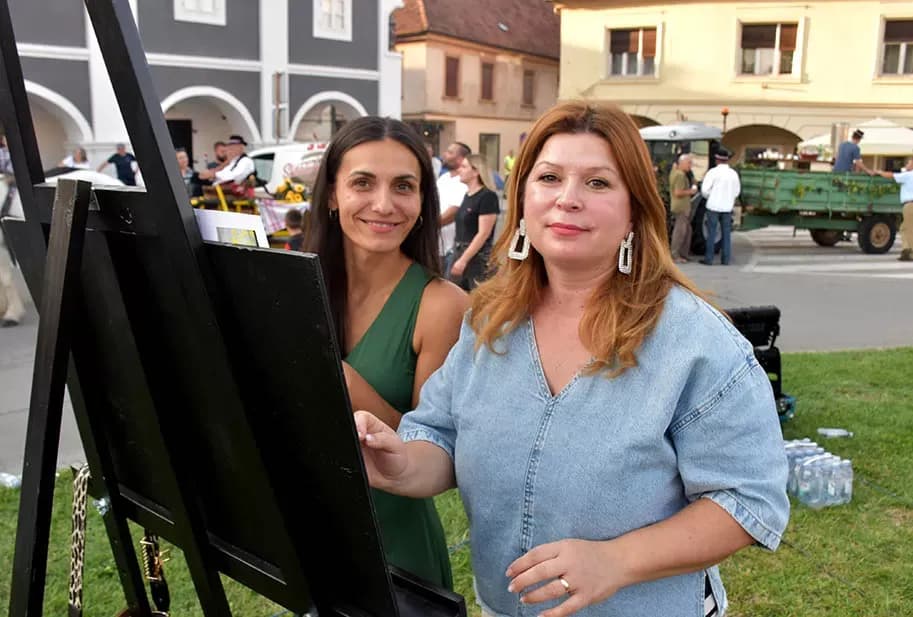 (FOTOGALERIJA) SVEČANA FESTIVALSKA POVORKA ULICAMA GRADA: Pokazana ljepta baštine koja krasi Požešku kotlinu