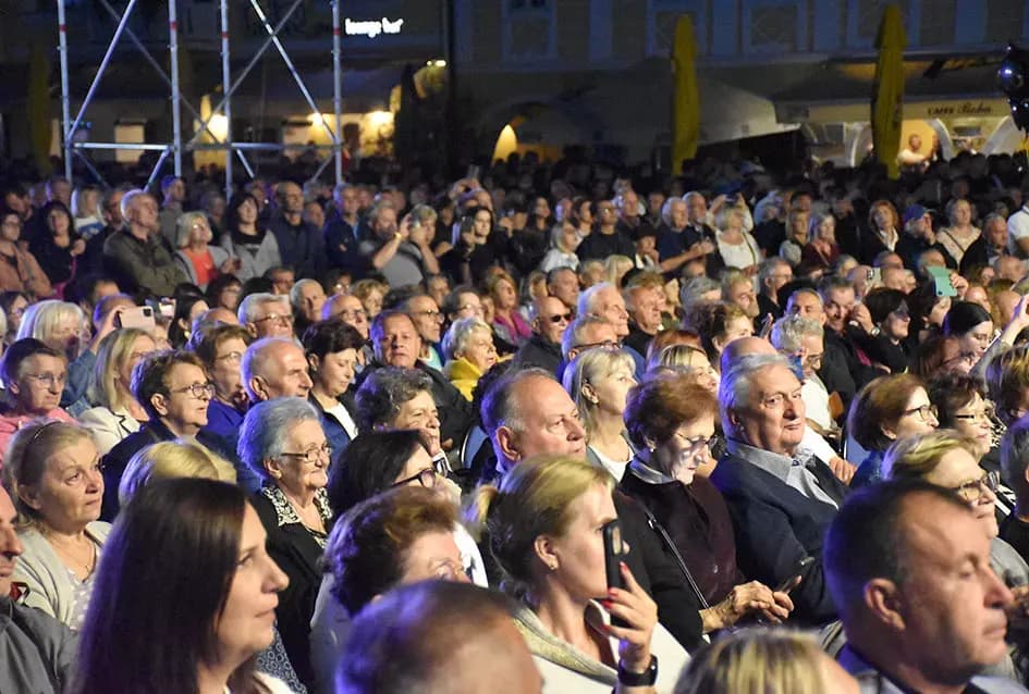 (FOTOGALERIJA) Festivalski koncert u čast Ćiri Gašparcu- obitelji plaketa zahvale za njegov doprinos glazbenoj baštini