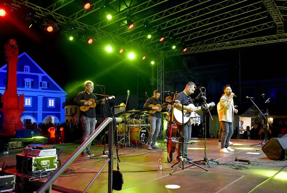 (FOTOGALERIJA) Festivalski koncert u čast Ćiri Gašparcu- obitelji plaketa zahvale za njegov doprinos glazbenoj baštini
