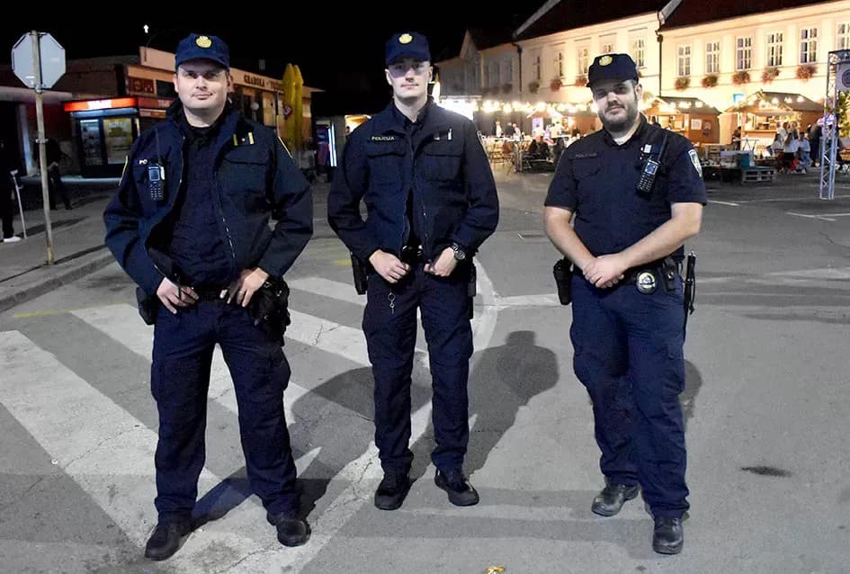 (VELIKA FOTOGALERIJA) Zlatne žice  Slavonije iznjedrile nove tamburaške hitove