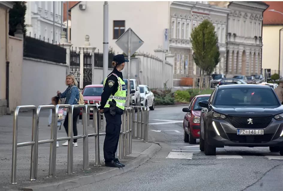 Sigurno do škole: Policijski službenici provode preventivnu akciju