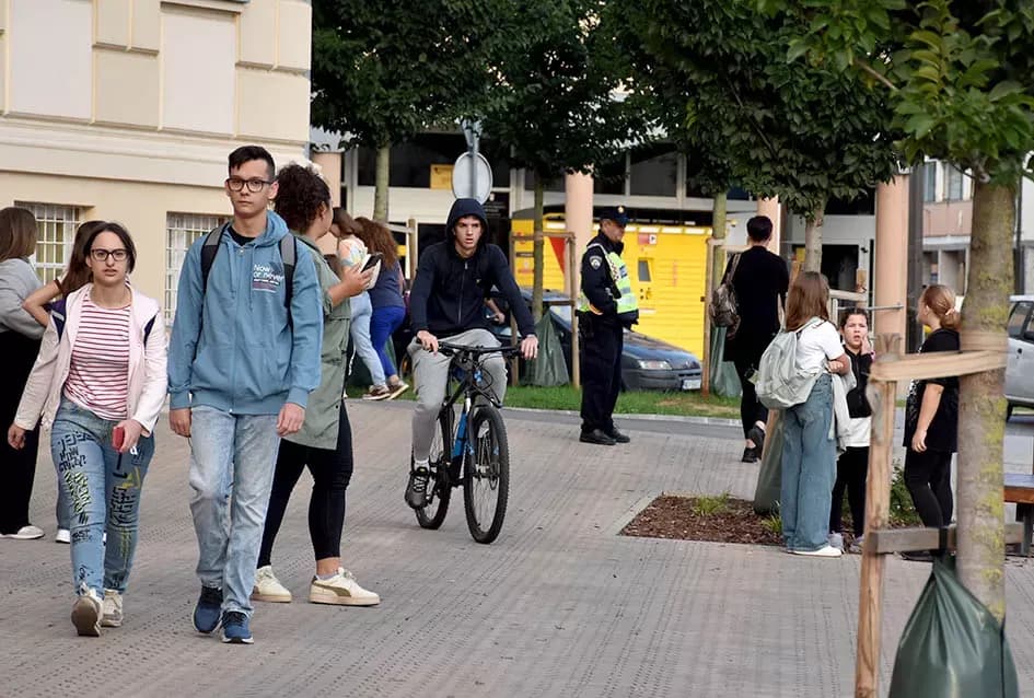 Sigurno do škole: Policijski službenici provode preventivnu akciju