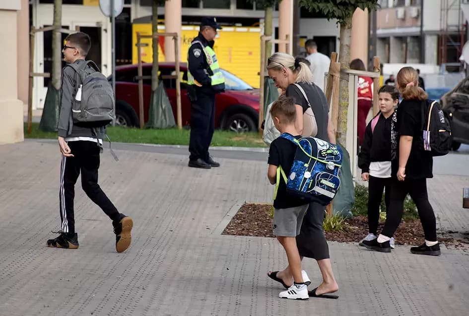 Sigurno do škole: Policijski službenici provode preventivnu akciju