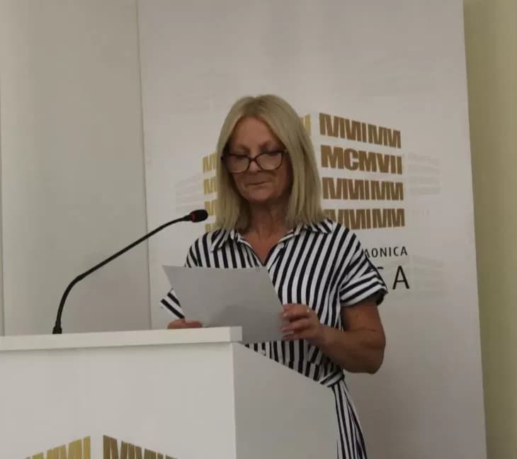 POETSKA VEČER: Predstavljena prva zbirka pjesama Kate Tutić „Divlja rijeka života“
