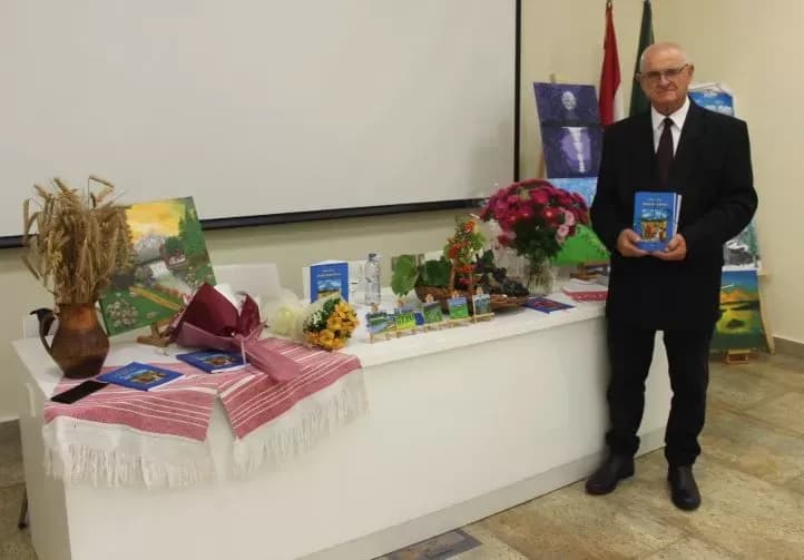 POETSKA VEČER: Predstavljena prva zbirka pjesama Kate Tutić „Divlja rijeka života“