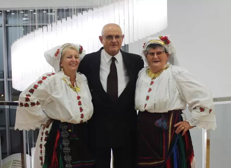POETSKA VEČER: Predstavljena prva zbirka pjesama Kate Tutić „Divlja rijeka života“