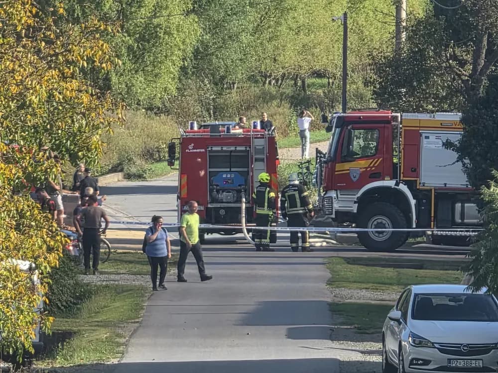 Veliki požar u Buku: Gori pogon za proizvodnju stolarije - vatrogasci se bore s vatrenom stihijom