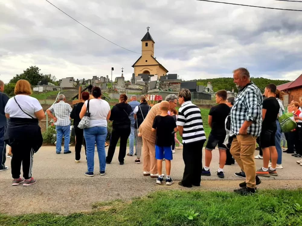 KRIŽNI PUT POŽEŠKA KOPRIVNICA-KLIKUN: Tradicionalno hodočašče predvodio pleternički župnik Dragan Hrgić