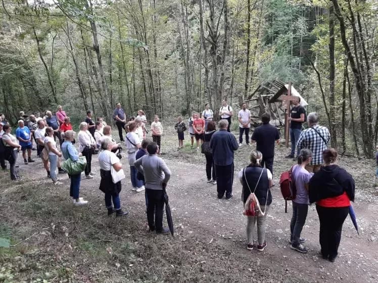 KRIŽNI PUT POŽEŠKA KOPRIVNICA-KLIKUN: Tradicionalno hodočašče predvodio pleternički župnik Dragan Hrgić