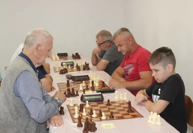 ŠAHOVSKI TURNIR U BRESTOVCU: Pobjednik drugokategornik Pero Antolović iz Ivankova