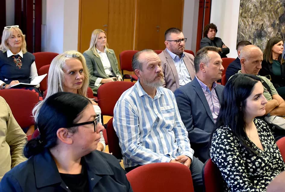 GOSPODARSKI USPJEH:Zlatne kune dobile tvrtke Lipik glas, Usluga i Legac partner