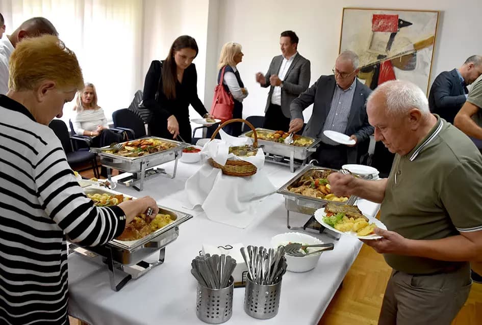 GOSPODARSKI USPJEH:Zlatne kune dobile tvrtke Lipik glas, Usluga i Legac partner