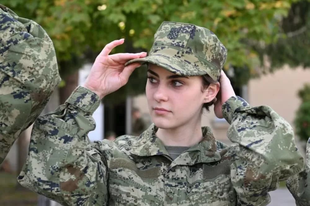 Novi naraštaj ročnika i ročnica stigao u Požegu na dragovoljno vojno osposobljavanje