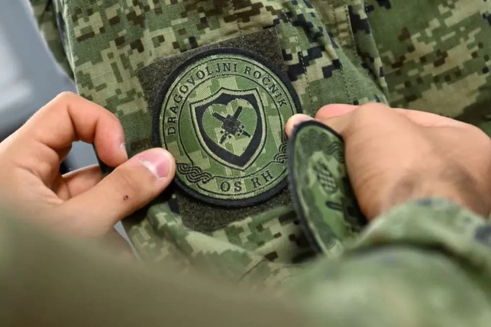 Novi naraštaj ročnika i ročnica stigao u Požegu na dragovoljno vojno osposobljavanje