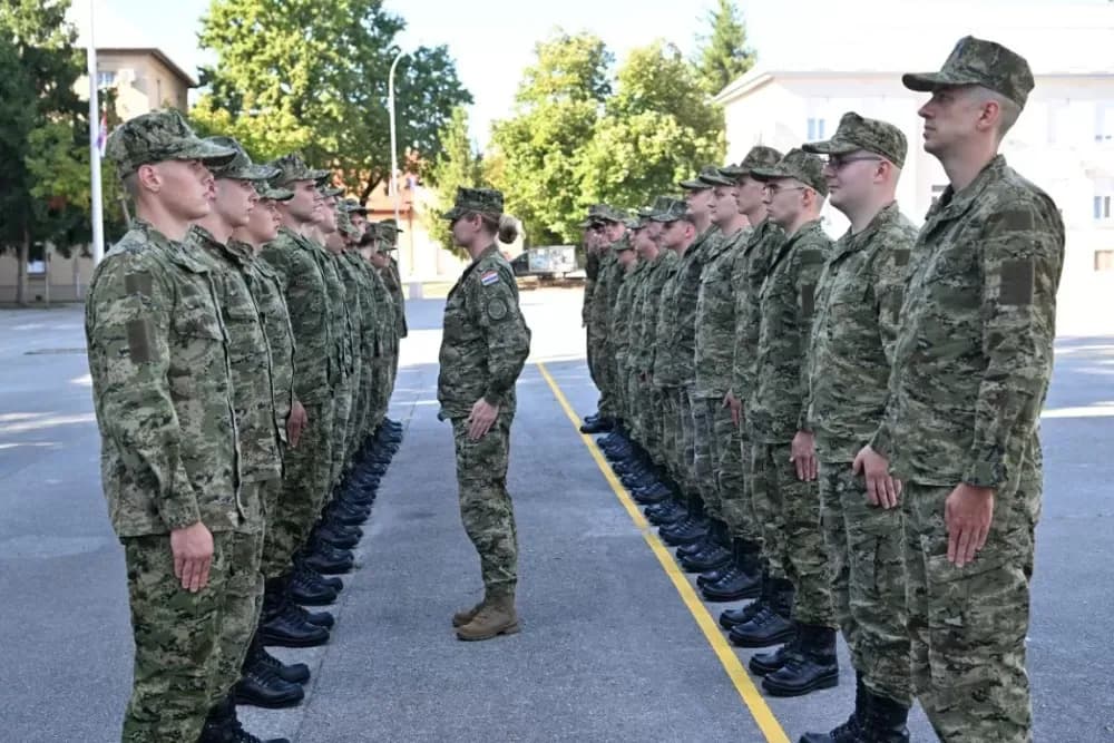 Novi naraštaj ročnika i ročnica stigao u Požegu na dragovoljno vojno osposobljavanje