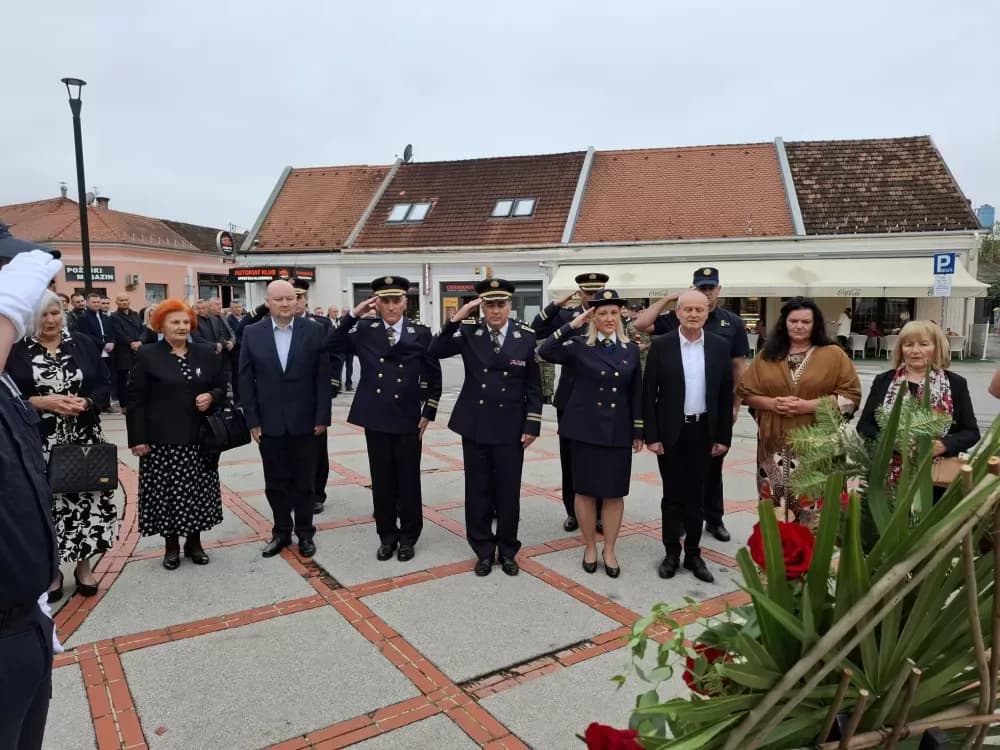 Pripadnici policije uz svoj dan primili odlikovanja, promaknuća i pohvale