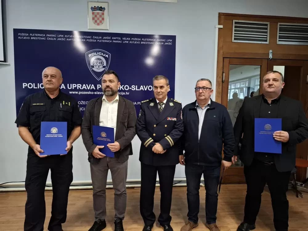 Pripadnici policije uz svoj dan primili odlikovanja, promaknuća i pohvale