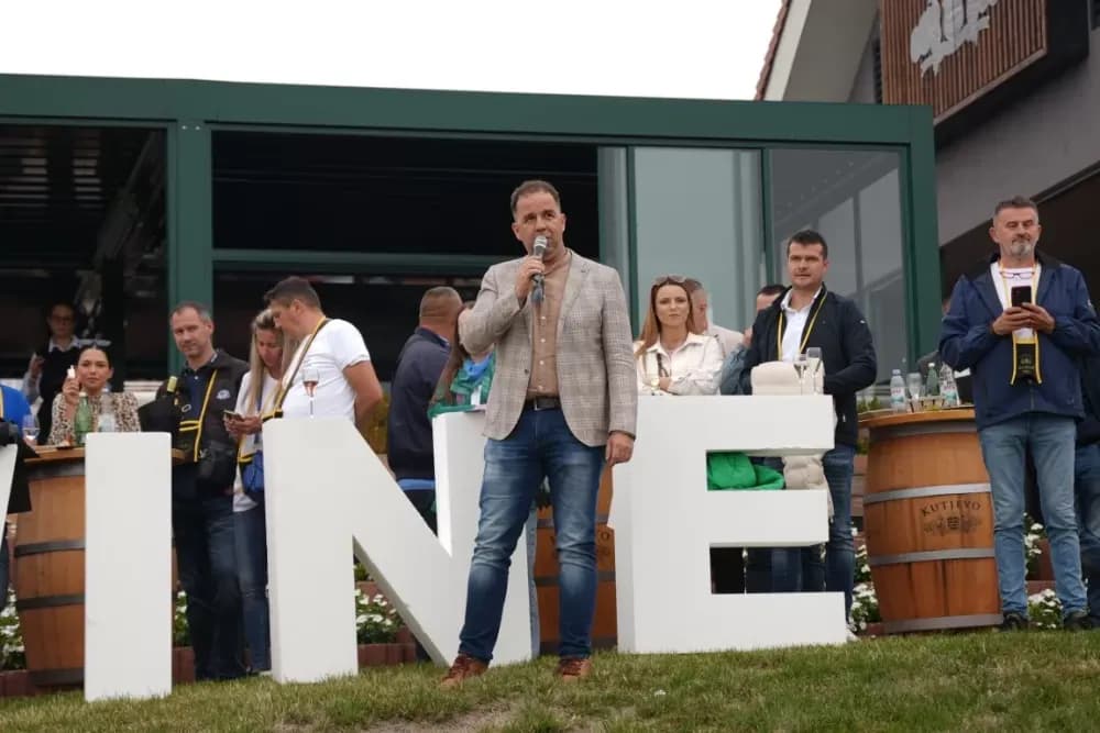 (FOTOGALERIJA) Dan berbe u Vinariji Kutjevo d.d. uz zanimljiva natjecanja