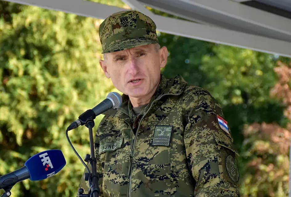 Prisegnuo je 47. naraštaj ročnika u požeškoj vojarni 123. brigade: „Hrvatska vojska nije samo oružana sila, mi smo jamac mira i sigurnosti hrvatskog naroda“