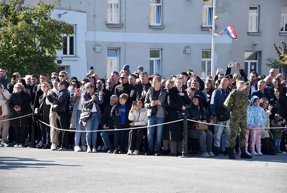 Prisegnuo je 47. naraštaj ročnika u požeškoj vojarni 123. brigade: „Hrvatska vojska nije samo oružana sila, mi smo jamac mira i sigurnosti hrvatskog naroda“