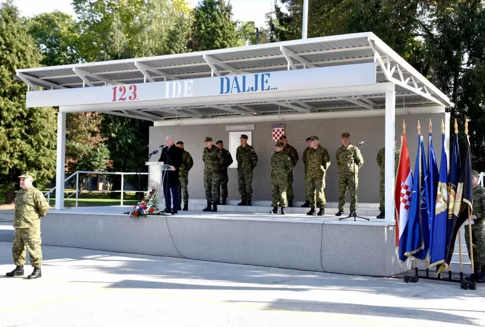 Prisegnuo je 47. naraštaj ročnika u požeškoj vojarni 123. brigade: „Hrvatska vojska nije samo oružana sila, mi smo jamac mira i sigurnosti hrvatskog naroda“