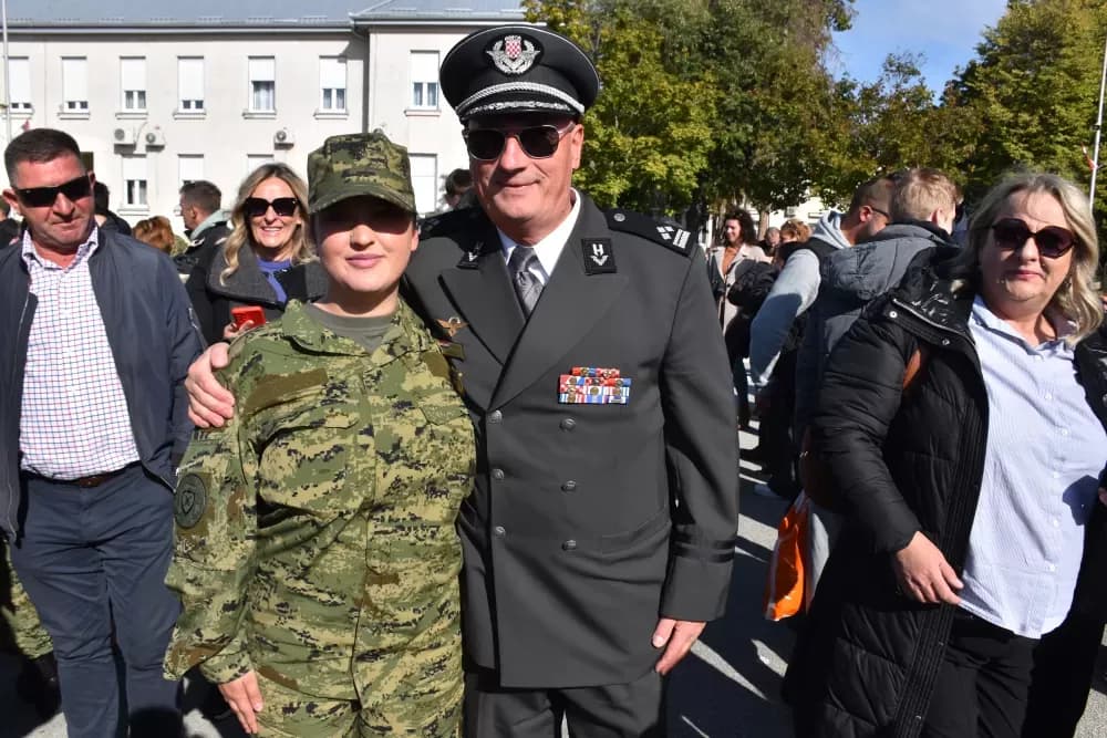 Prisegnuo je 47. naraštaj ročnika u požeškoj vojarni 123. brigade: „Hrvatska vojska nije samo oružana sila, mi smo jamac mira i sigurnosti hrvatskog naroda“