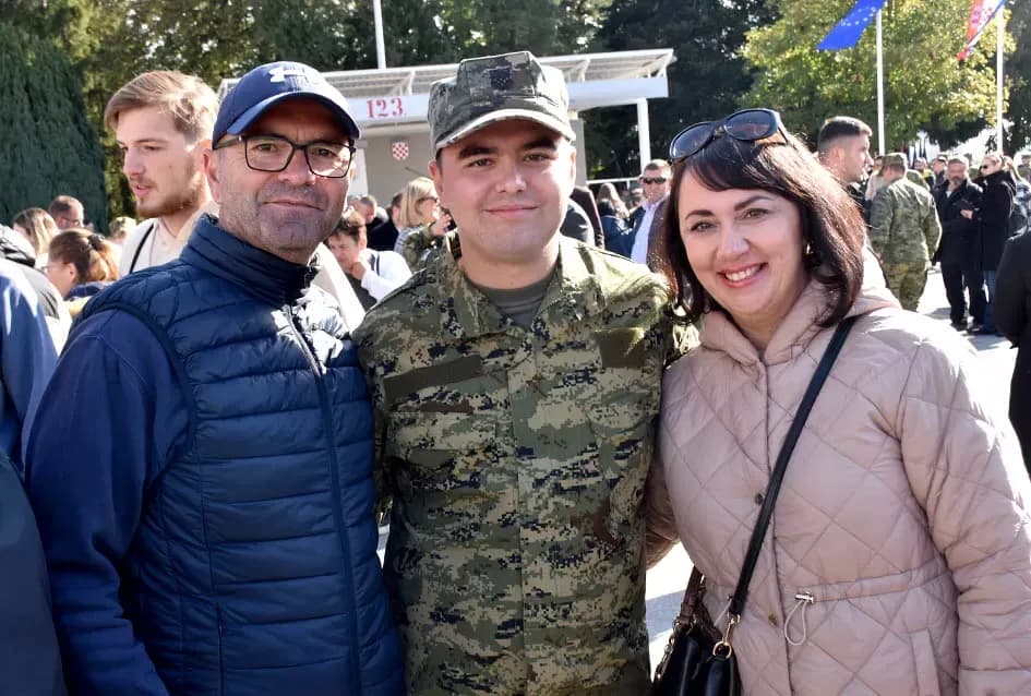 Prisegnuo je 47. naraštaj ročnika u požeškoj vojarni 123. brigade: „Hrvatska vojska nije samo oružana sila, mi smo jamac mira i sigurnosti hrvatskog naroda“