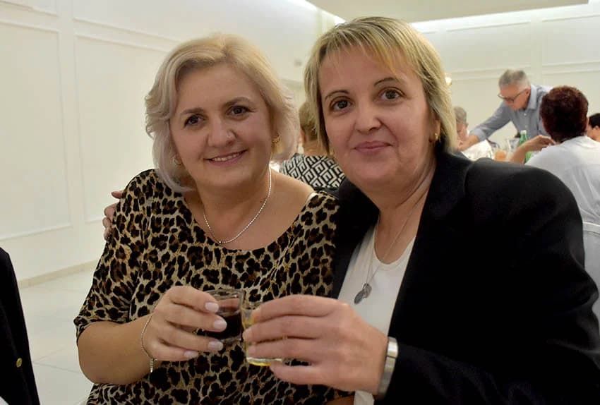 VIŠE OD STOTINU UMIROVLJENIKA NA ZABAVI: Dosta plesa i veselih kola [FOTO]