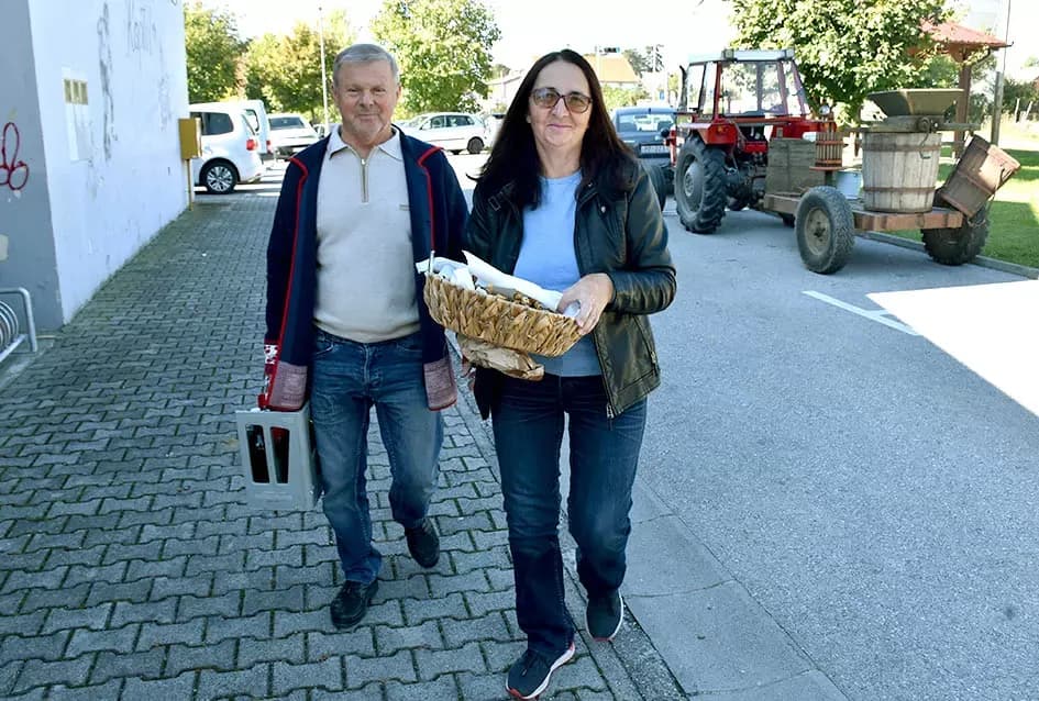 [FOTOGALERIJA] Željko Rodić  skuhao najbolji kotlić na 14. kaptolačkoj pudarijadi
