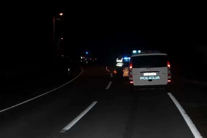 Suluda vožnja 18-godišnjeg vozača: Ozlijeđeno sedam osoba