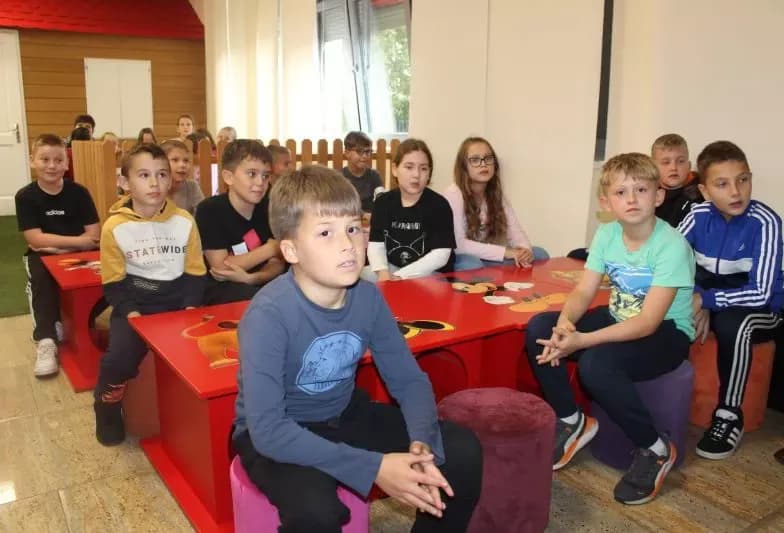 „ČETVRT KNJIGE“ U PLETERNICI: Na Zelenoj radionici predstavljene slikovnice Martine Markov uz druženje s galebom Markom
