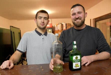 Brojna rodbina, prijatelji, vatrogasci i planinari uveličali odlazak Slavka Lončarevića u mirovinu /FOTOGALERIJA/