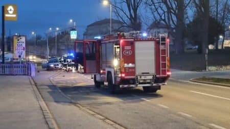 Prometna kod bolnice: Vozači prevezeni u bolnicu