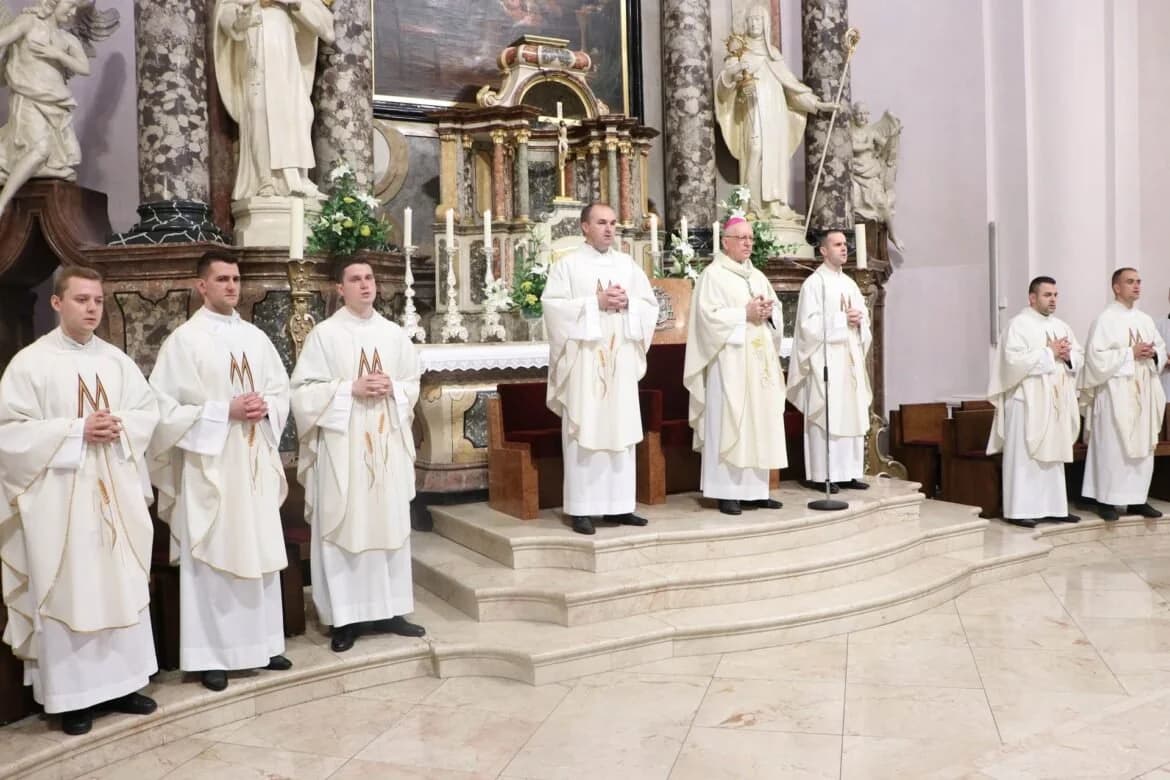 Zahvalno euharistijsko slavlje za učenike i djelatnike Katoličke osnovne škole i Katoličke gimnazije u Požegi