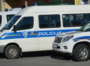 Jedan vozač imao 2,68 a drugi 1,78 promila alkohola u krvi, završili su na triježnjenju u policiji