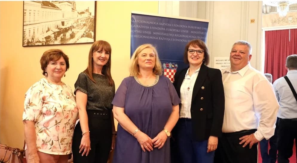 Ugovor vrijedan gotovo 24 tisuće eura za projekt Javne ustanove Pleternica i projektnih partnera iz Subotice