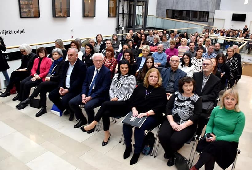 Nije to samo nova zgrada, već i nova knjižnica [FOTOGALERIJA]