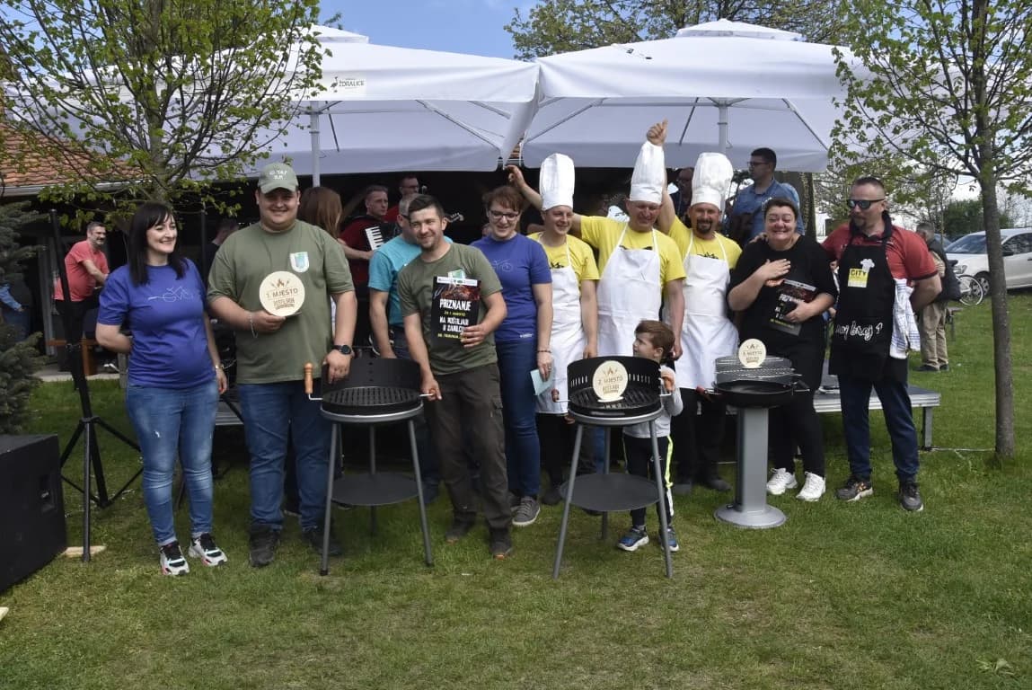 Ovogodišnja Roštiljada u Zarilcu za pamćenje: Najbolji roštilj majstori članovi Lovačkog društva „Dilj“ iz Buka /FOTOGALERIJA/