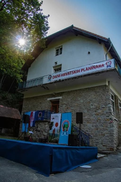 Papuk u središtu pohoda stotina planinara iz cijele zemlje