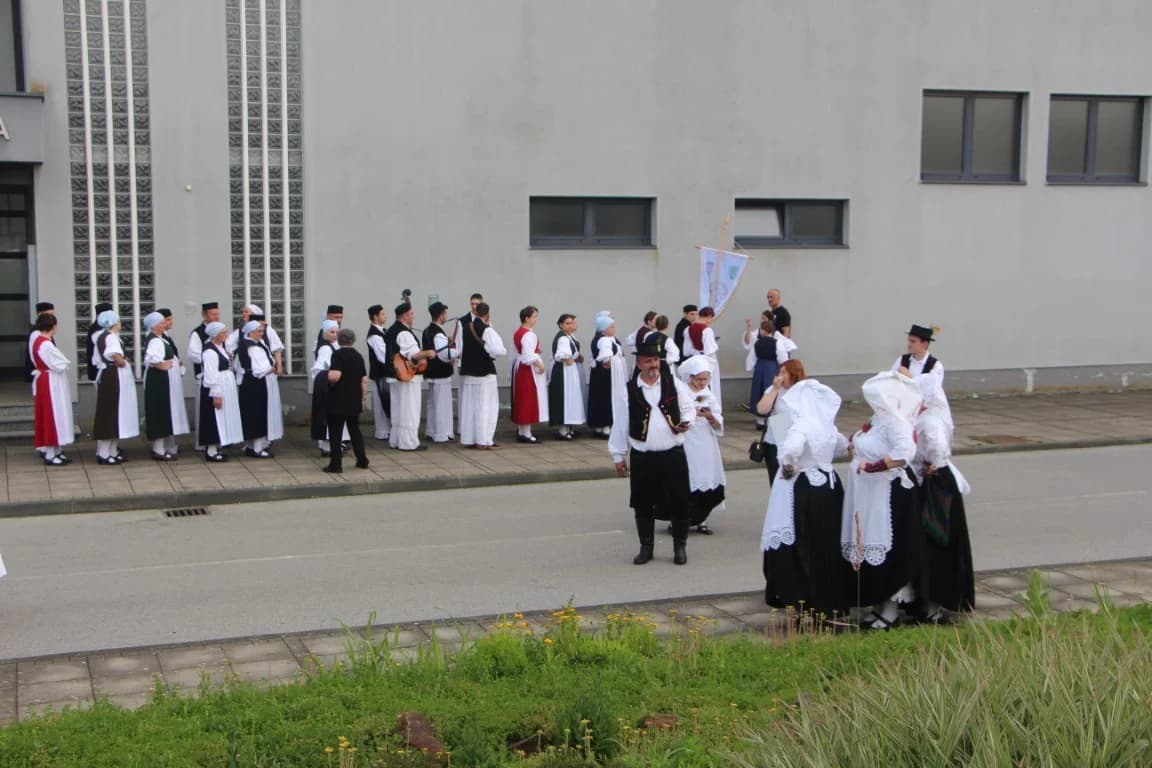 Šest folklornih skupina prikazali običaje od Slavonije do Međimurja i Karlovca /FOTO/