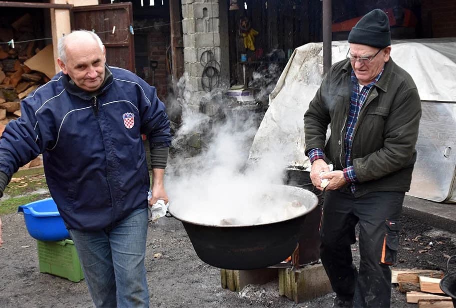 Dva dana tradicionalnog slavonskog kolinja /FOTO/