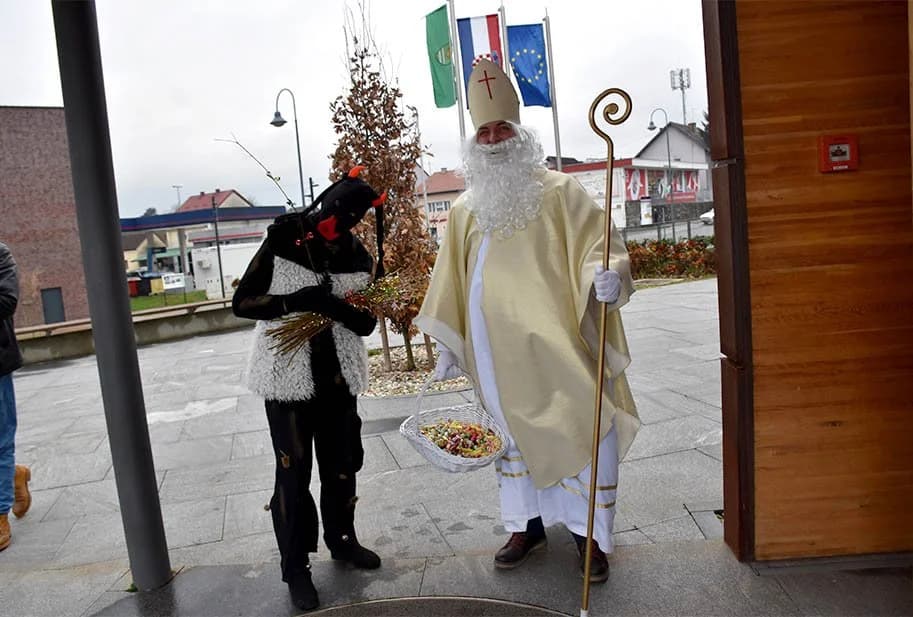 Povodom Dana grada Pleternice uručene nagrade i priznanja tvrtki Agronom d.o.o, Davidu Kresovljaku, DVD-u Frkljevci-Kadanovci i Dječjem vrtiću Tratinčica /FOTO/