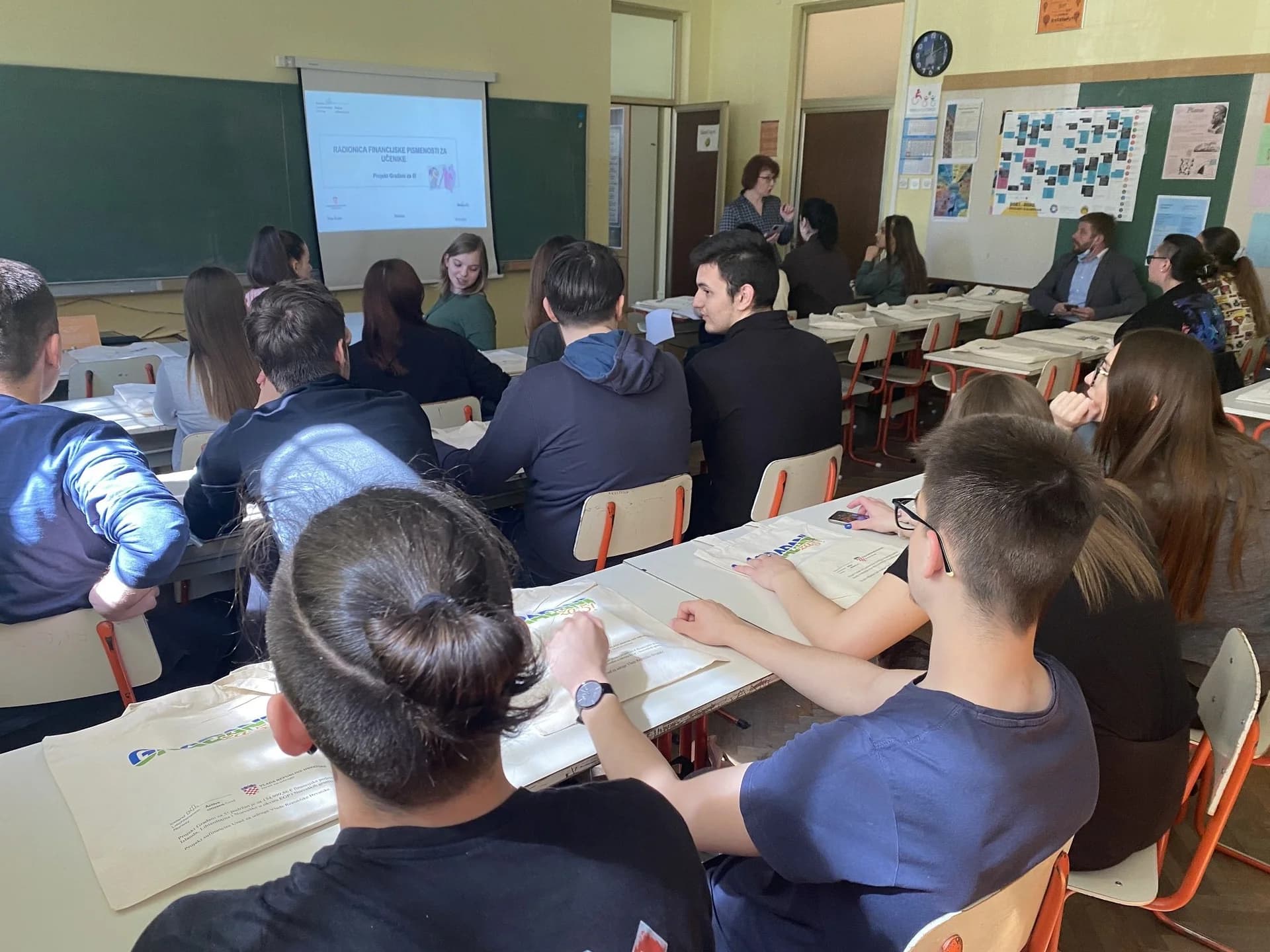 Mladi iz Požege, Pleternice i Slavonskog Broda žele steći građanske kompetencije