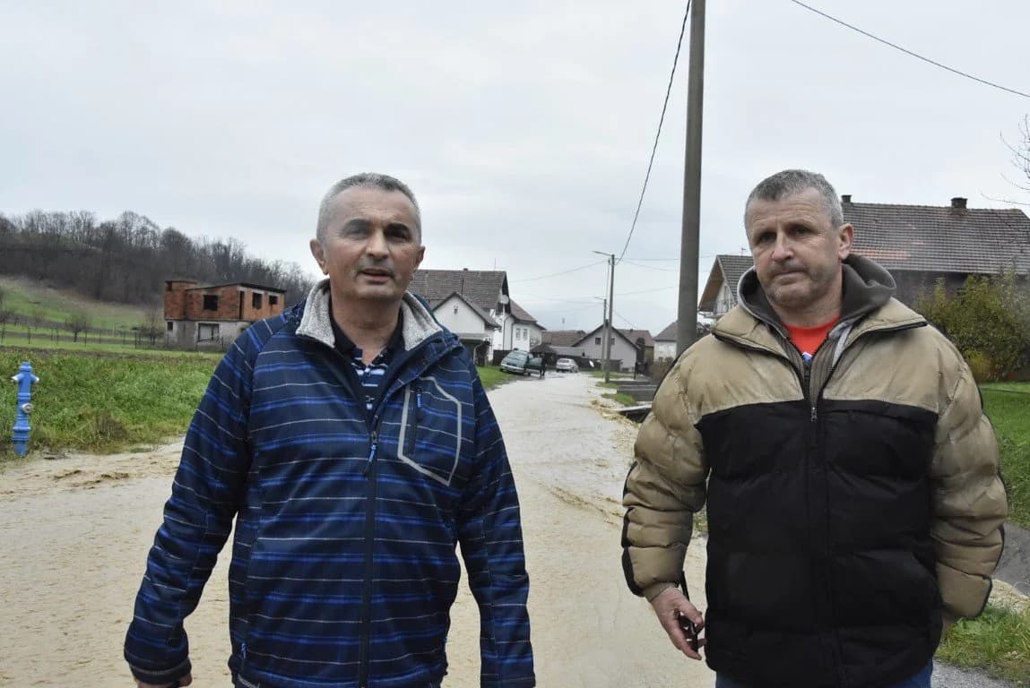 Ponovno muke za stanovnike Vidovaca: Poplave uvijek u istim ulicama /FOTO-VIDEO/