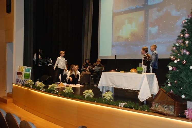 Održana Božićna priredba učenika Katoličke osnovne škole u Požegi