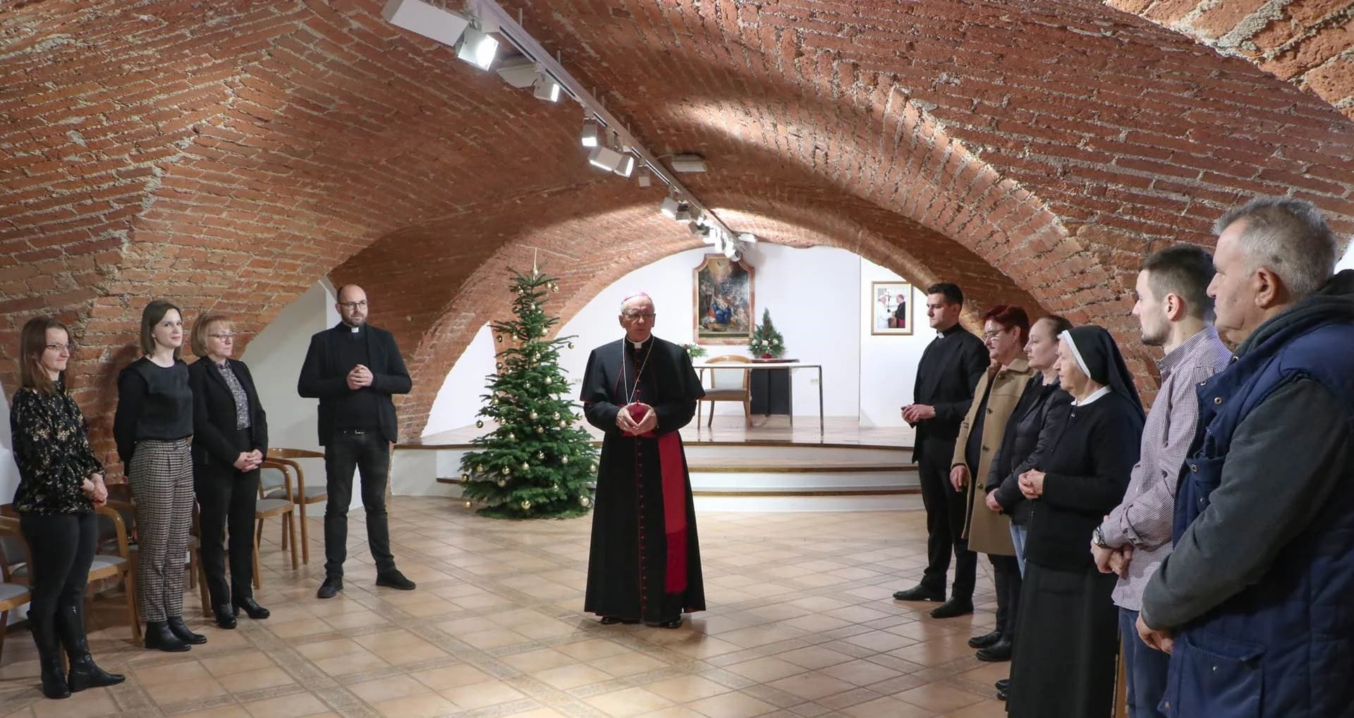 Djelatnicima Biskupskog ordinarijata i drugih središnjih biskupijskih ustanova biskup Škvorčević čestitao Božić