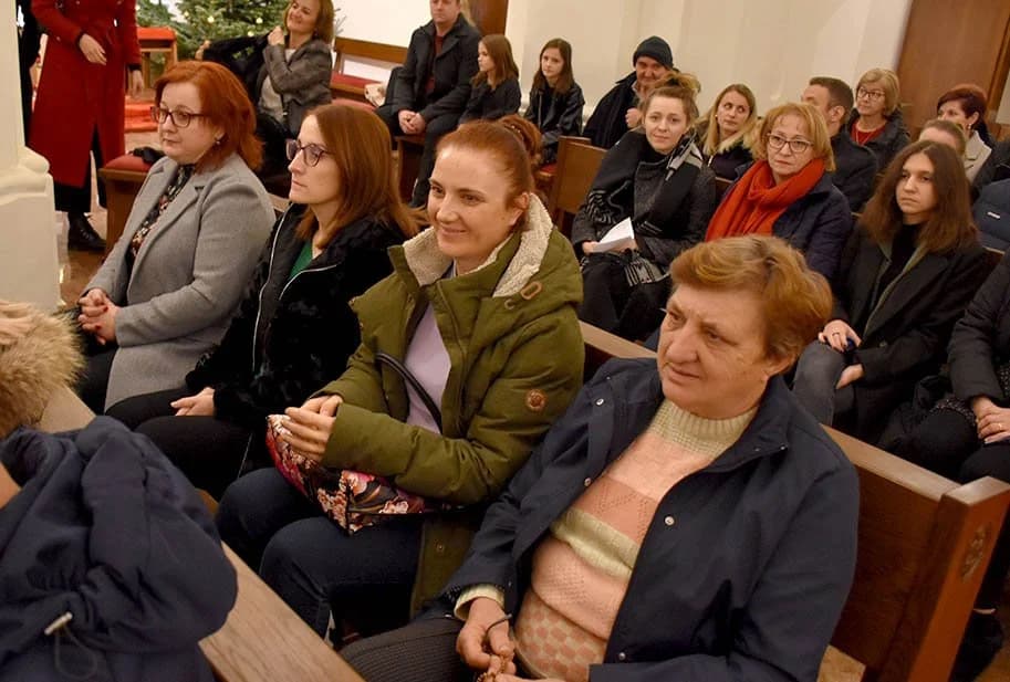 Ženski ansambl Zbora Župe sv.Mihaela Arkanđela održao koncert [FOTOGALERIJA]